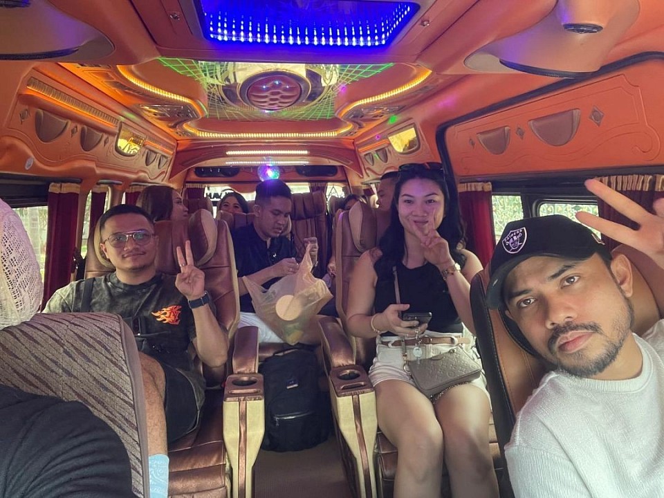 van rental with driver in bangkok